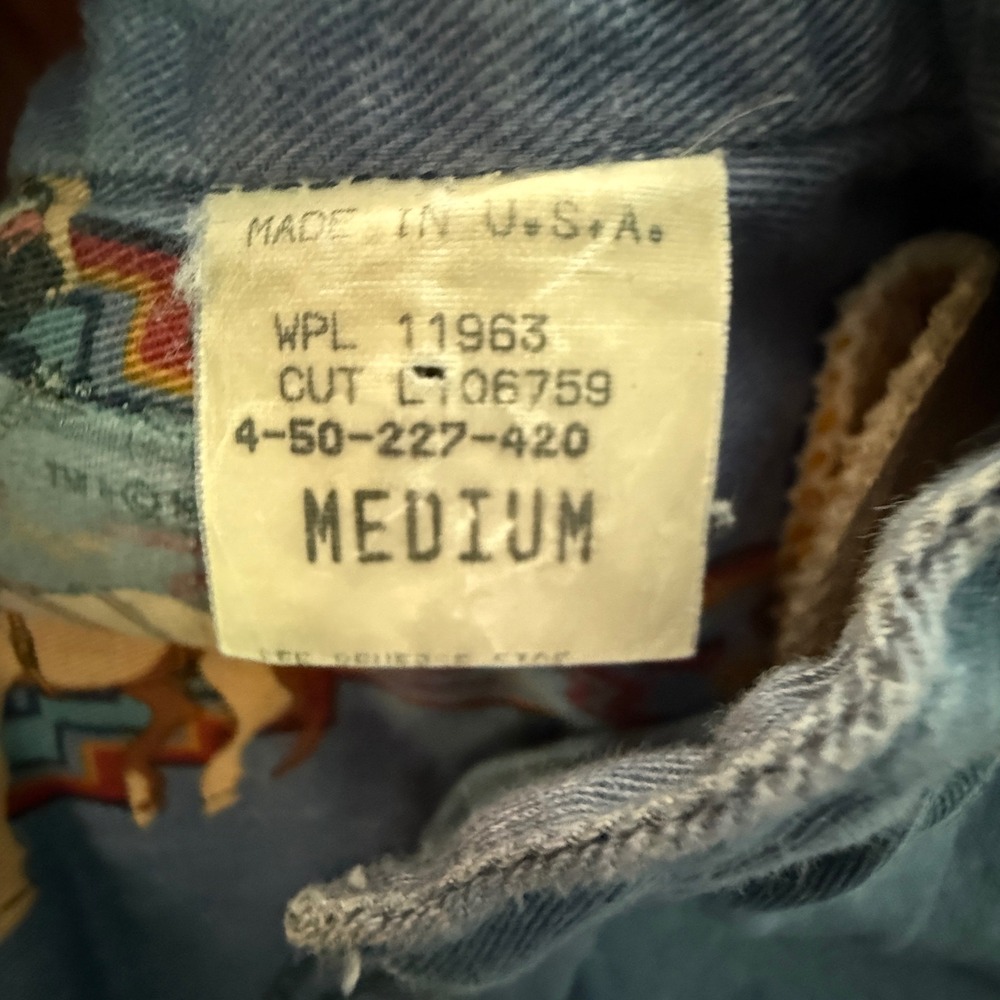 Looney Tunes Western Collection Karman Denim Shirt Women M Taz Daffy Vintage - Picture 4 of 14
